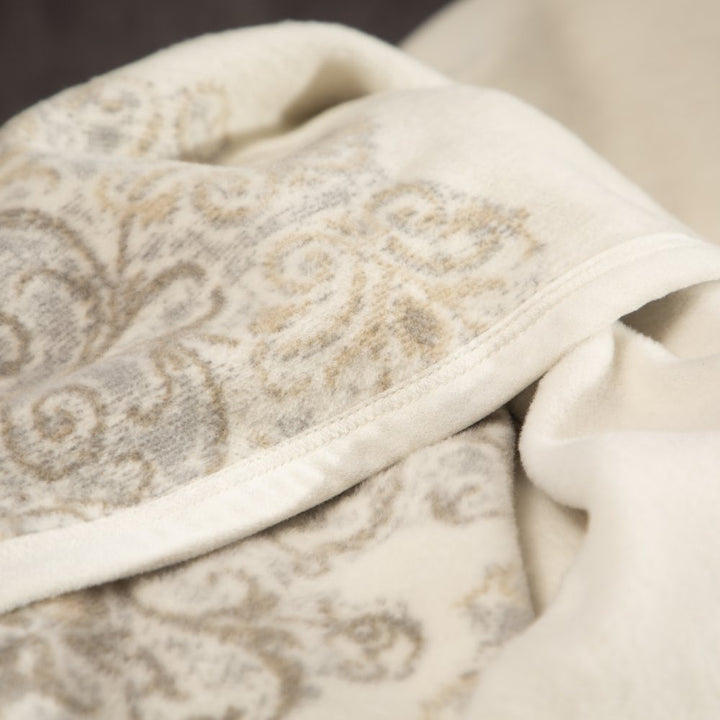 Ibena Bagheria Luxury Blanket