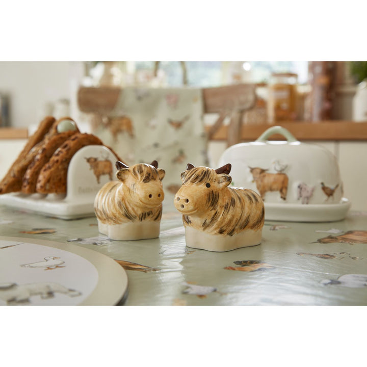 Buttercup Farm Ceramic Salt & Pepper Shaker Set