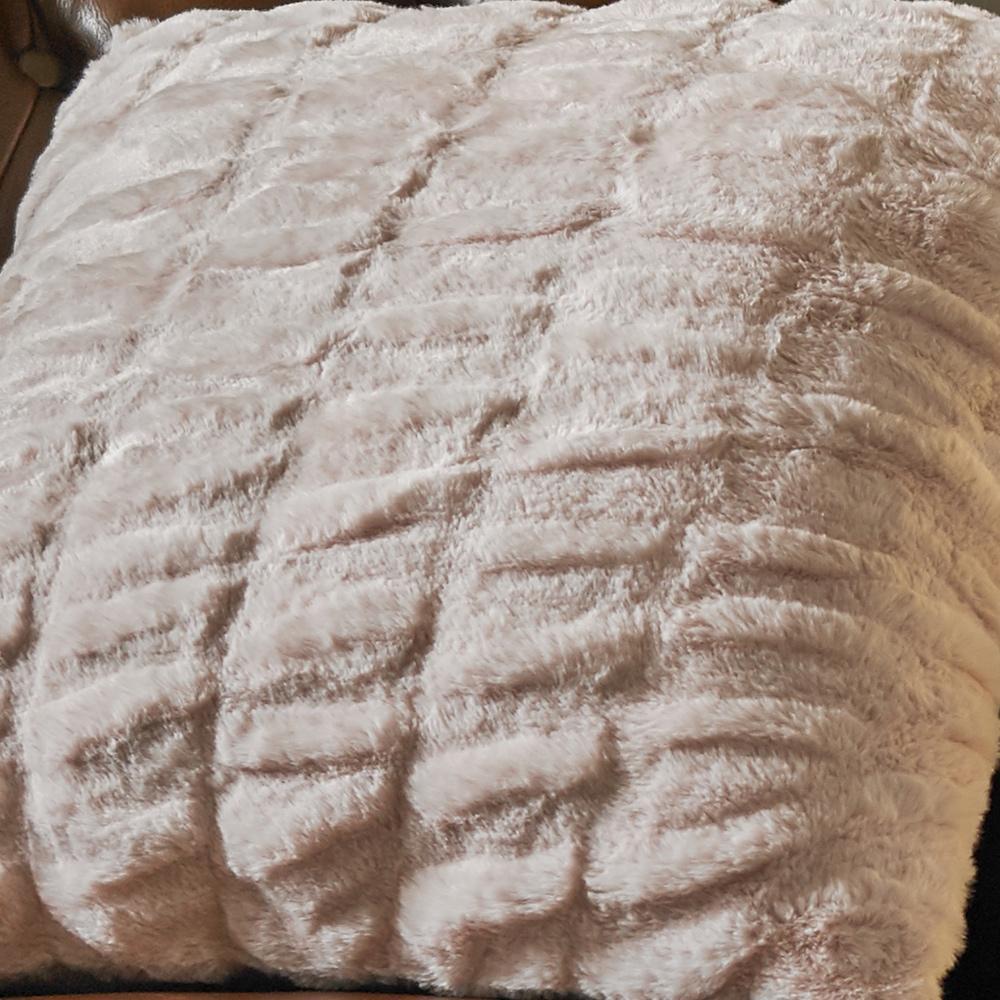 Vermont Faux Fur Cushion - Blush – Williamsons Factory Shop